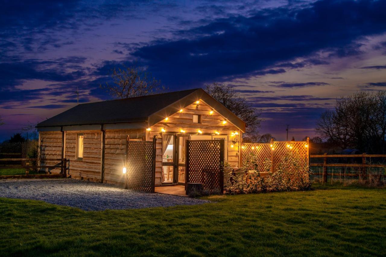 Montana Log Cabin - Ockeridge Rural Retreats Wichenford ภายนอก รูปภาพ