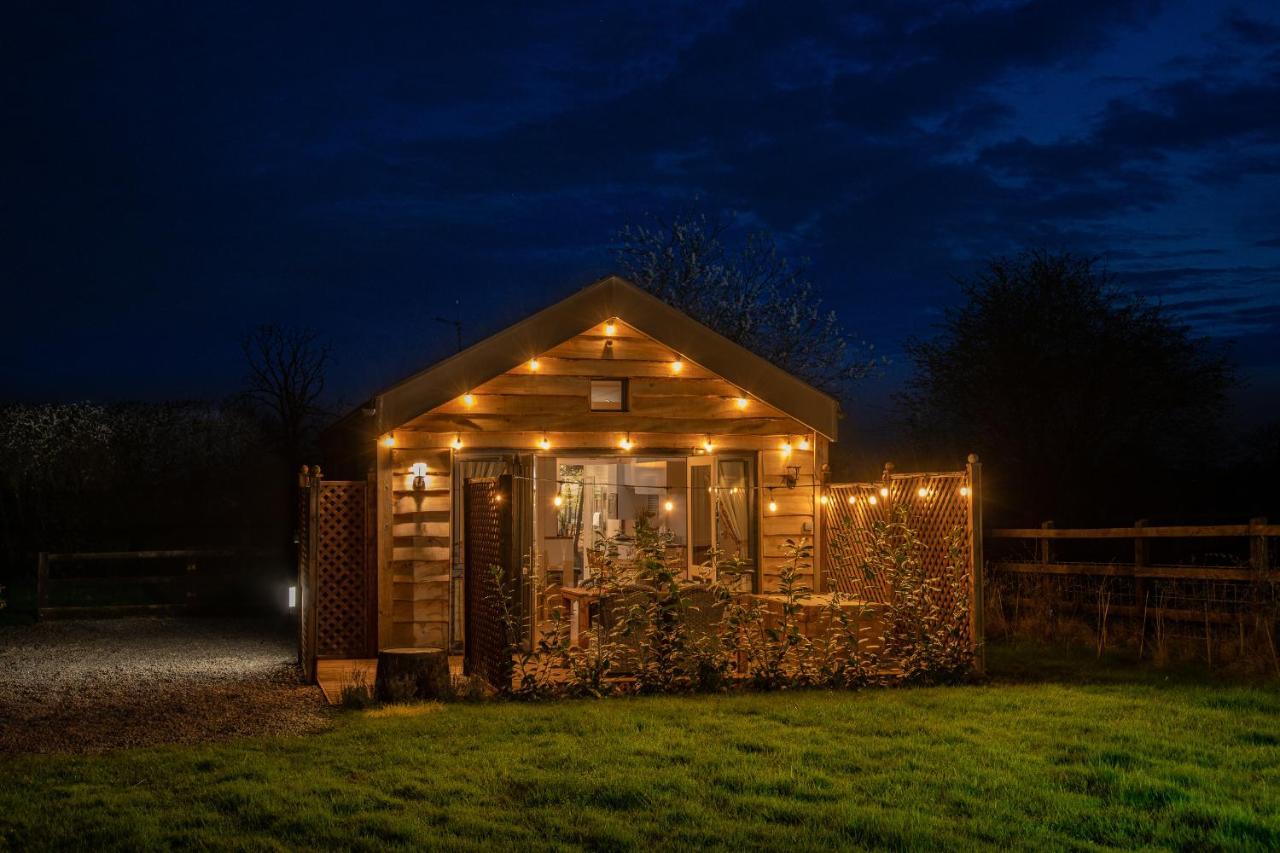 Montana Log Cabin - Ockeridge Rural Retreats Villa Wichenford ภายนอก รูปภาพ